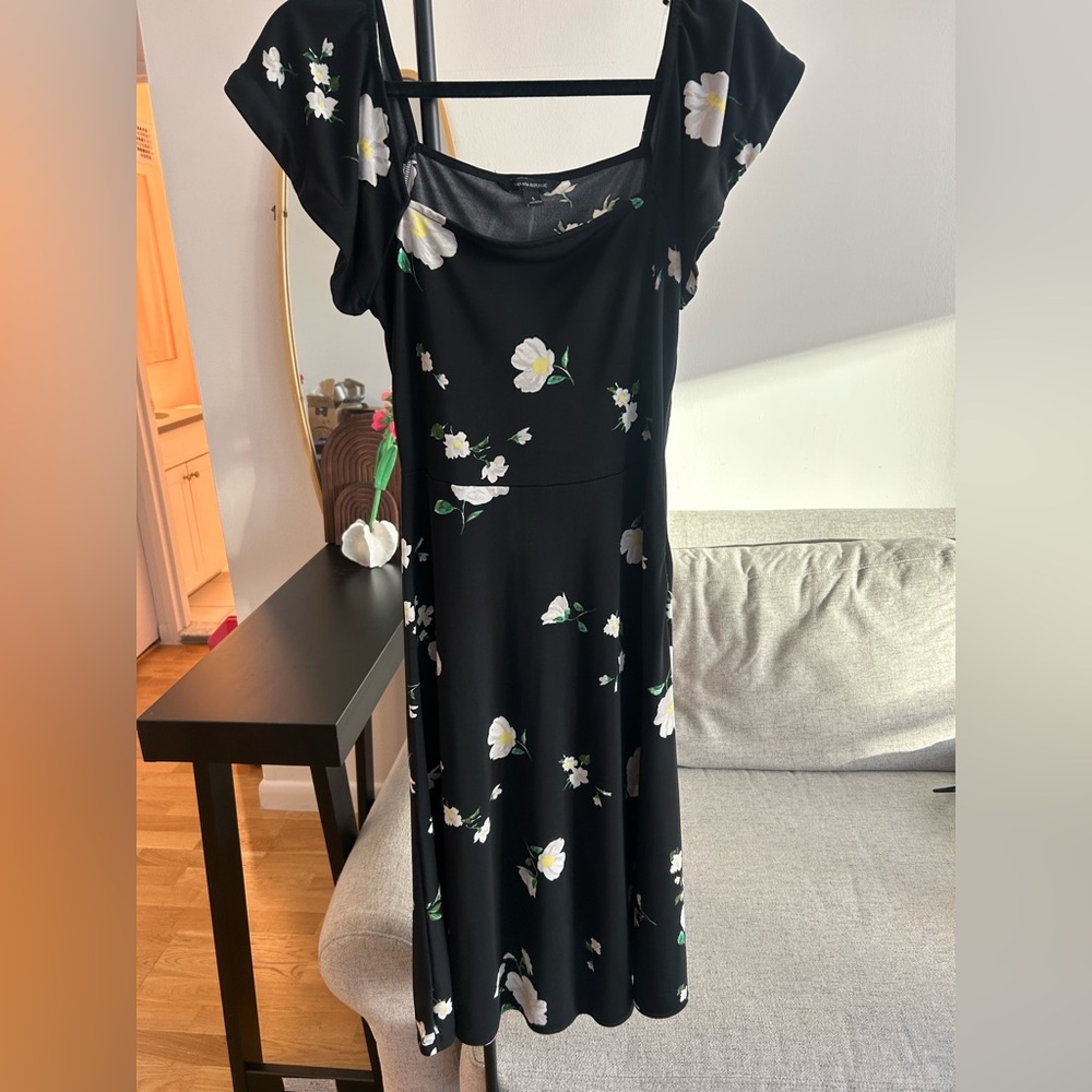 Floral flutter sleeve midi